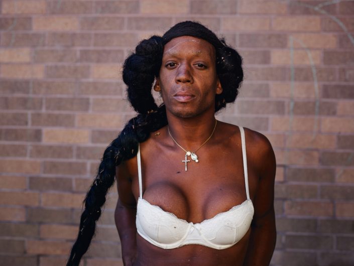 Pieter Hugo, Untitled, San Francisco, 2014 C-Print Large: 105 cm x 139 (image), edition of 5 + 2AP Medium: 82 x 103 cm, edition of 9 + 2AP, from “ Californian Wildflowers“